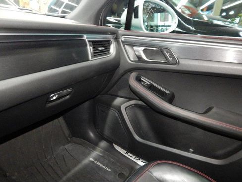 Used 2017 Porsche Macan GTS image 21