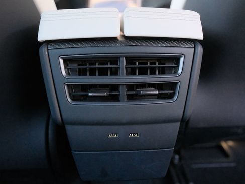 Used 2018 Tesla Model S 75D image 30