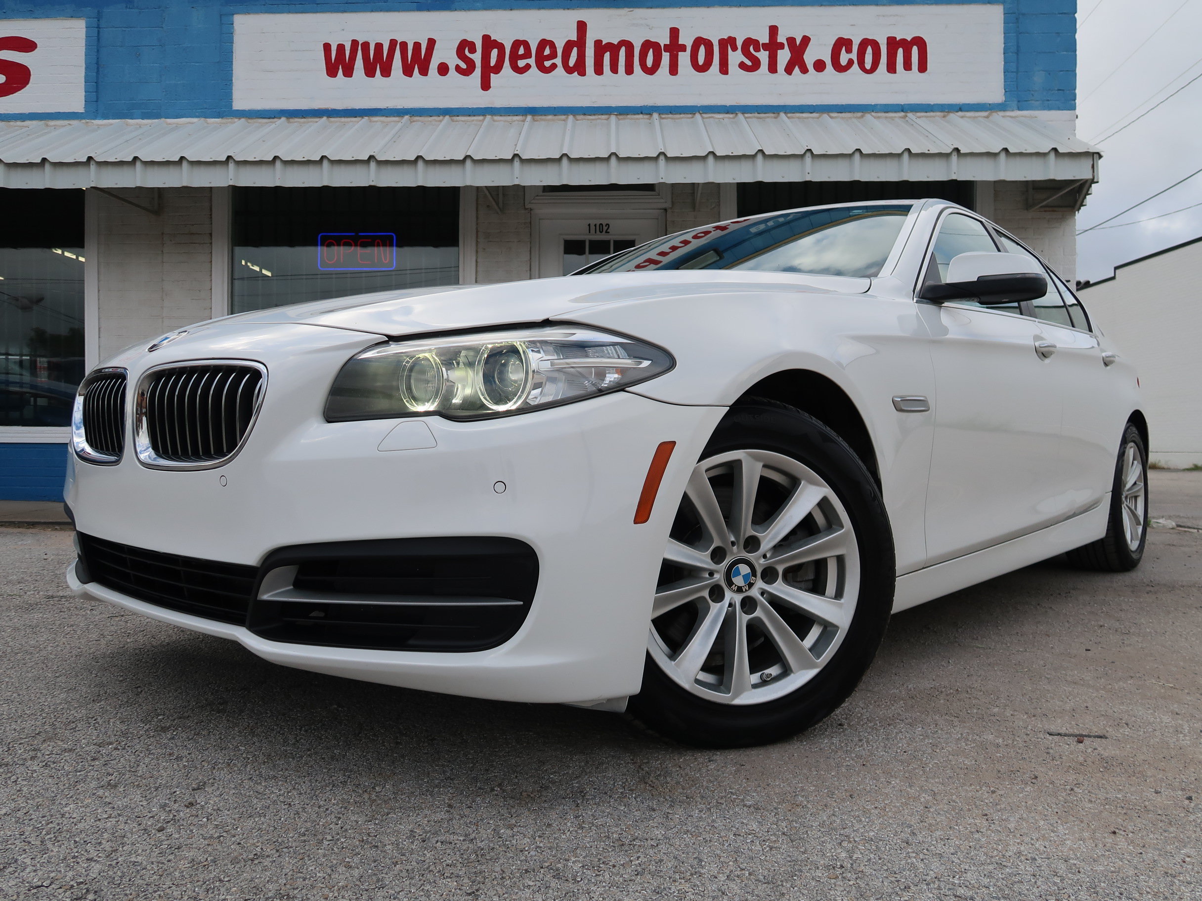 Used 2014 BMW 528i Sedan RWD image 1