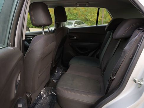Used 2017 Chevrolet Trax LS image 18