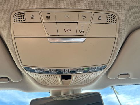 Used 2020 Mercedes-Benz GLC 300 GLC 300 image 31