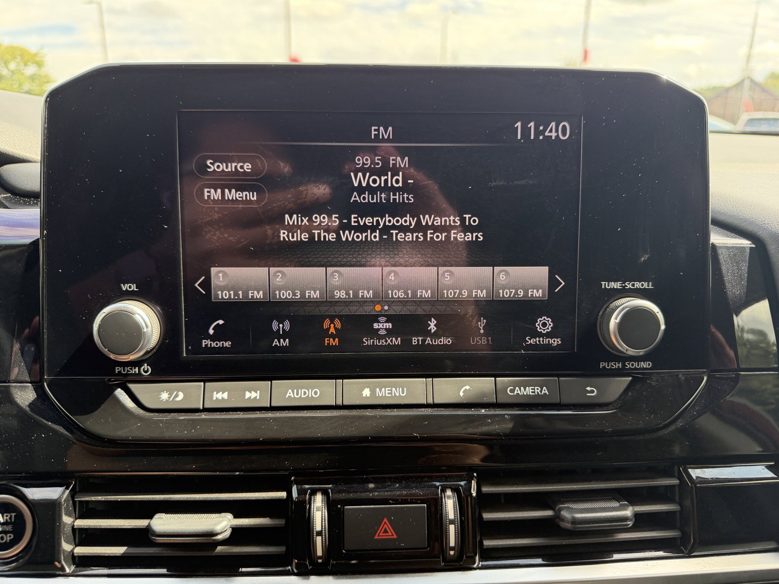 Used 2024 Nissan Pathfinder SV FWD image 20