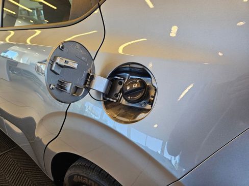 Used 2025 Kia Soul LX w/ LX Technology Package image 31