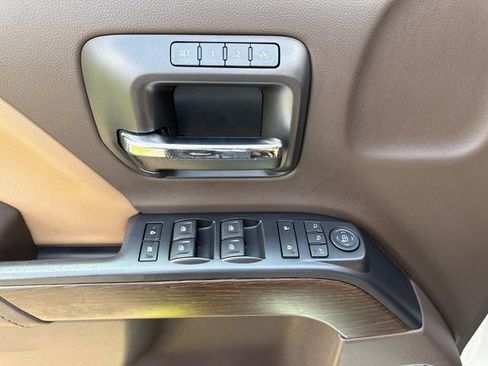 Used 2017 GMC Sierra 2500 Denali w/ Duramax Plus Package AWD/4WD image 15