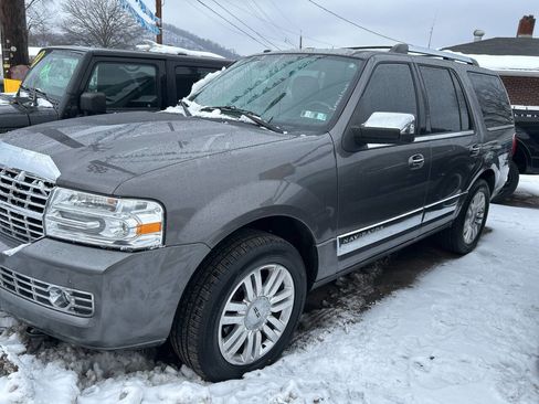 Used 2014 Lincoln Navigator 4WD image 1