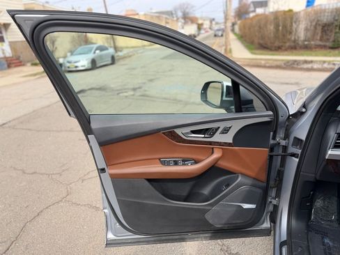 Used 2019 Audi Q7 2.0T Premium Plus w/ Premium Plus Package image 16