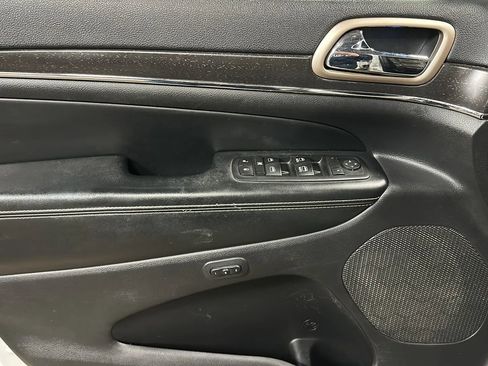 Used 2017 Jeep Grand Cherokee Limited w/ Trailer Tow Group IV image 10