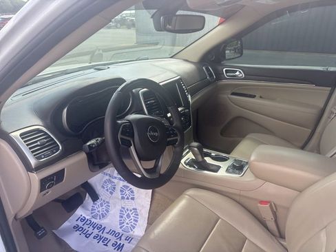 Used 2017 Jeep Grand Cherokee Overland AWD/4WD image 26