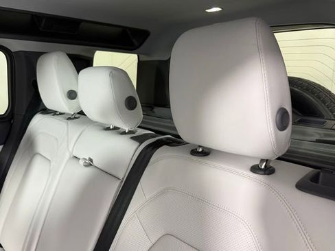 New 2025 Land Rover Defender 110 S image 23