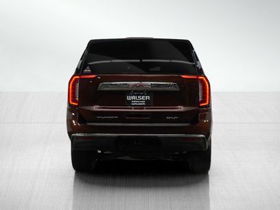 Used 2022 GMC Yukon XL SLT w/ SLT Luxury Package
