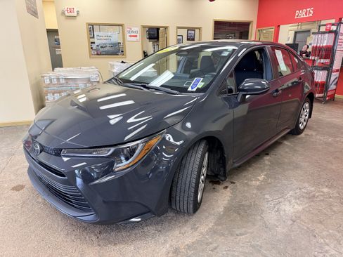 Used 2024 Toyota Corolla LE FWD image 4