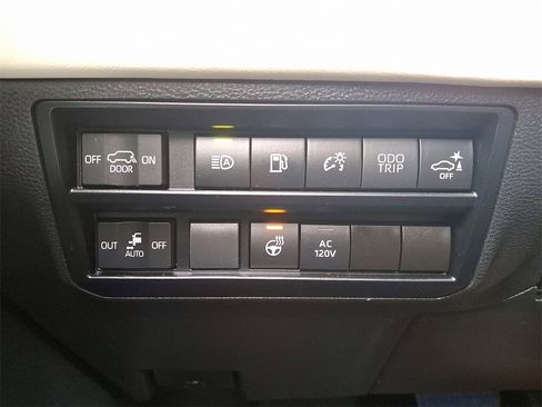 Certified 2023 Toyota Sequoia Capstone image 25