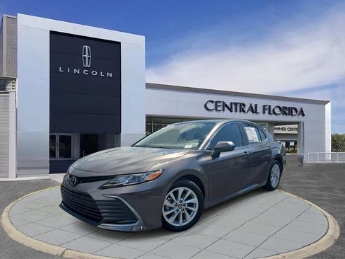 Used 2024 Toyota Camry LE FWD image 28