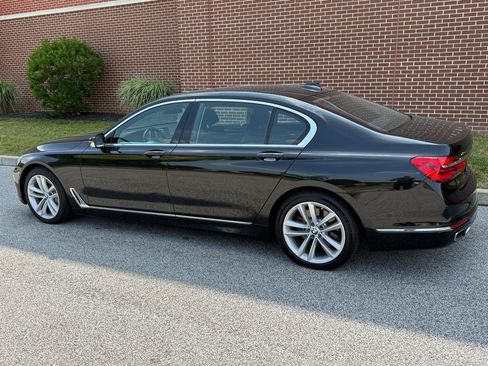 Used 2017 BMW 750i xDrive AWD/4WD image 7