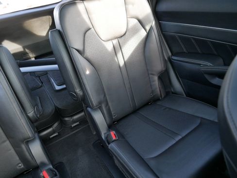 Certified 2022 Kia Sorento SX image 14