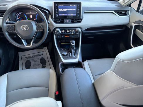 Used 2020 Toyota RAV4 Limited image 10