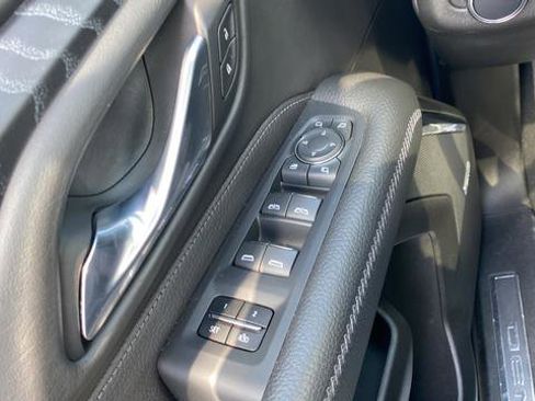 Used 2023 GMC Yukon Denali AWD/4WD image 22