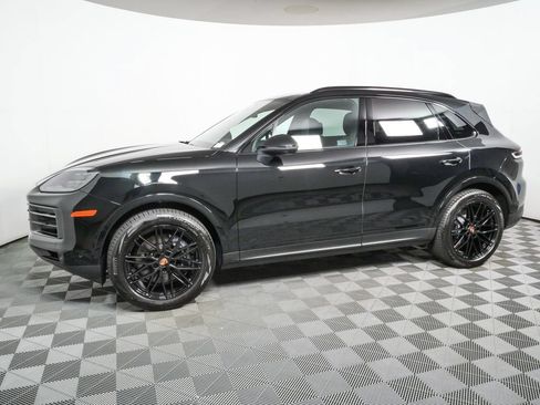 Used 2026 Porsche Cayenne AWD/4WD image 2
