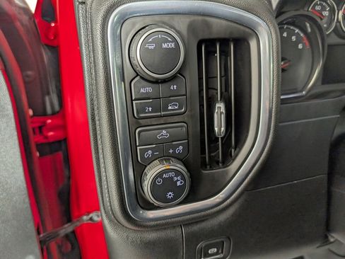 Used 2021 Chevrolet Silverado 1500 LT image 17