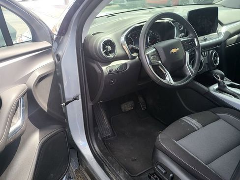Used 2025 Chevrolet Blazer LT image 5