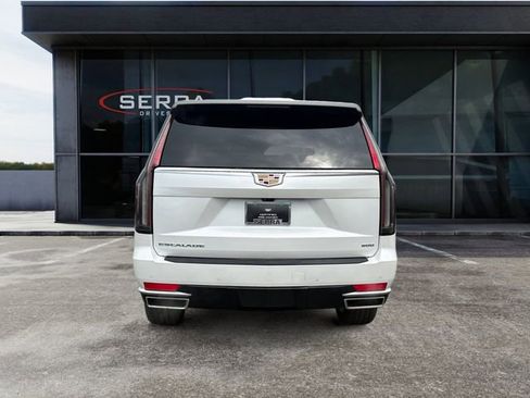 Certified 2024 Cadillac Escalade ESV Premium Luxury Platinum w/ Heavy-Duty Trailer Package AWD/4WD image 4