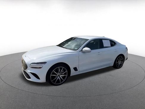 Used 2025 Genesis G70 2.5T image 8