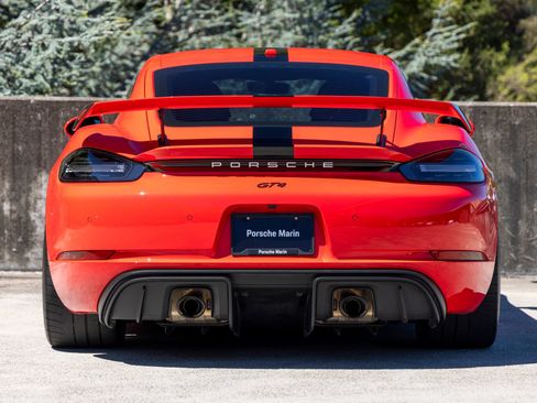 Certified 2023 Porsche 718 Cayman GT4 RWD image 10