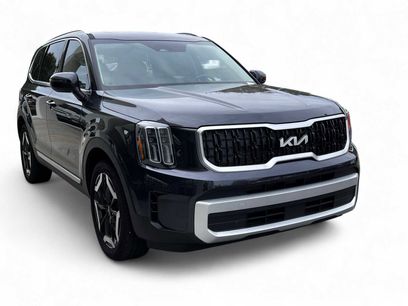 Certified 2025 Kia Telluride EX w/ EX Captain's Chair Package