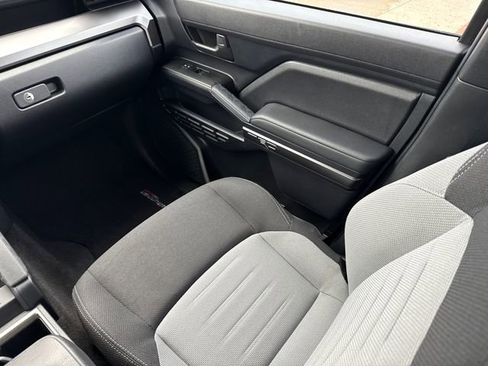 Used 2025 Toyota Corolla LE image 16