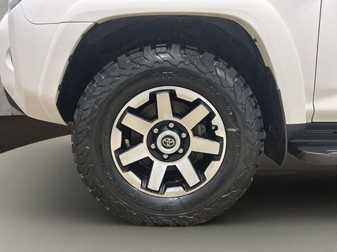 Used 2020 Toyota 4Runner TRD Off-Road Premium w/ Moonroof Package image 25