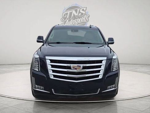 Used 2020 Cadillac Escalade Luxury AWD/4WD image 8