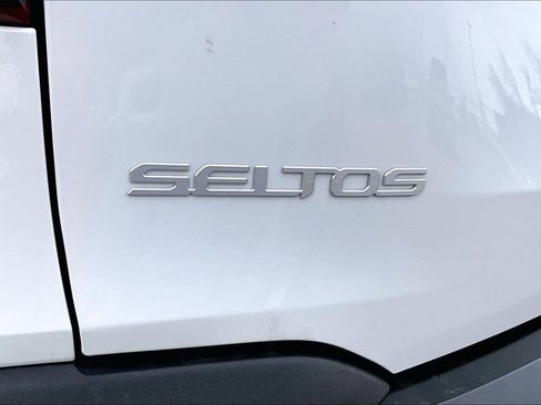 Used 2025 Kia Seltos EX w/ EX Sunroof Package image 43