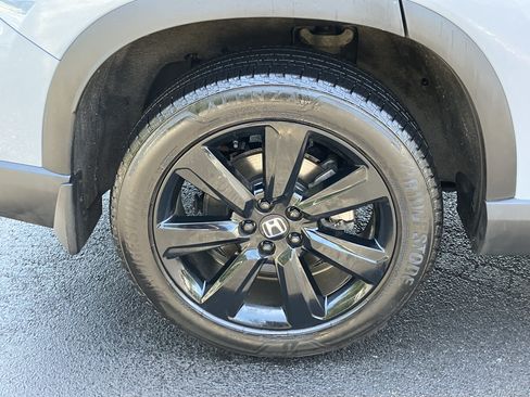 Certified 2025 Honda Pilot Black Edition image 13