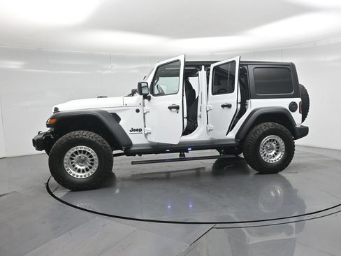 Used 2026 Jeep Wrangler Unlimited Sport AWD/4WD image 32