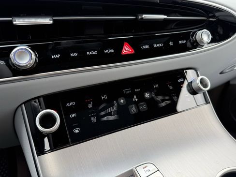 Used 2026 Genesis GV70 2.5T Advanced image 27