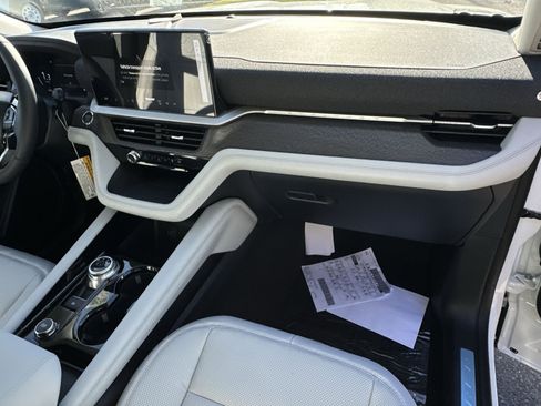 New 2026 Ford Explorer Platinum w/ LUX Leather Package image 39