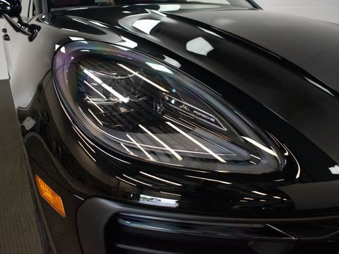 New 2026 Porsche Macan image 11