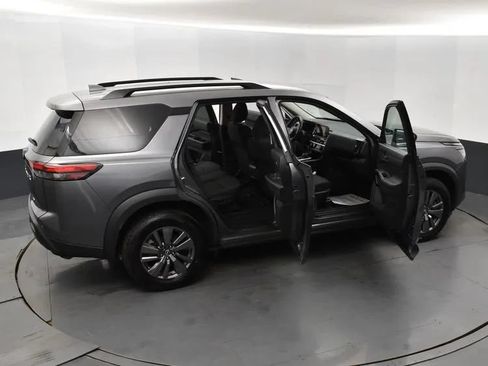 Used 2024 Nissan Pathfinder SV FWD image 6
