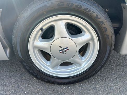 Used 1992 Ford Mustang GT image 22