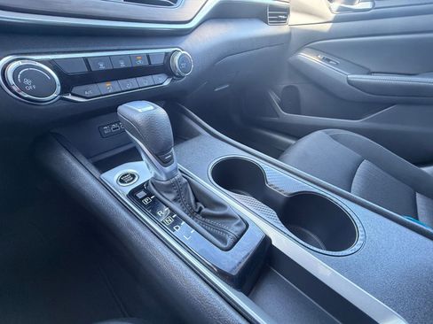 Used 2025 Nissan Altima 2.5 SV image 39