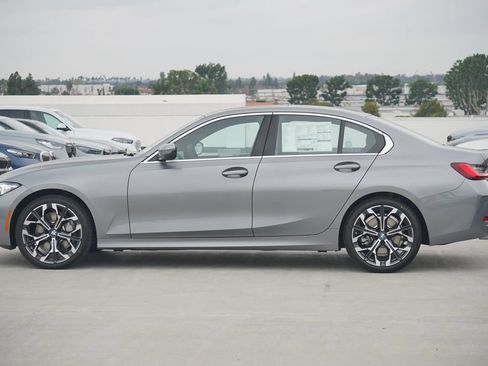 Used 2026 BMW 330i Sedan w/ Convenience Package RWD image 4