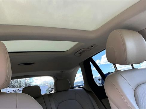 Used 2019 Mercedes-Benz GLC 300 4MATIC image 14