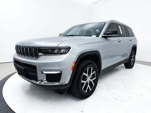 Used 2024 Jeep Grand Cherokee L Limited w/ Luxury Tech Group II image 15
