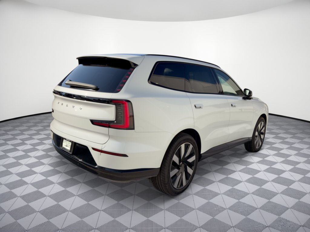 Certified 2025 Volvo EX90 Plus AWD/4WD image 9