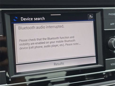 Used 2024 Volkswagen Jetta SE image 4