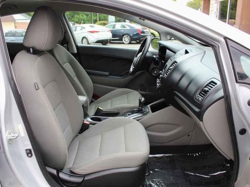Used 2015 Kia Forte LX FWD image 25