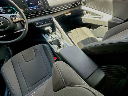 New 2026 Hyundai Elantra Blue image 13