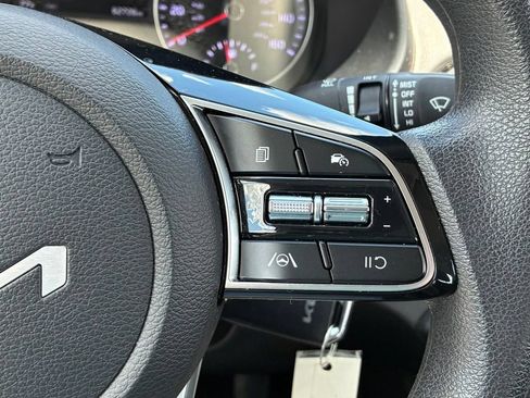Used 2022 Kia Forte LXS w/ LXS Technology Package FWD image 38
