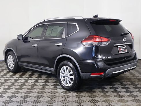 Used 2018 Nissan Rogue SV AWD/4WD image 8