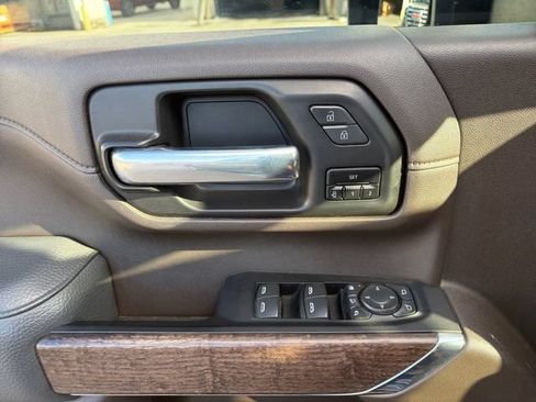Used 2023 GMC Sierra 2500 Denali w/ Denali Ultimate Package AWD/4WD image 4